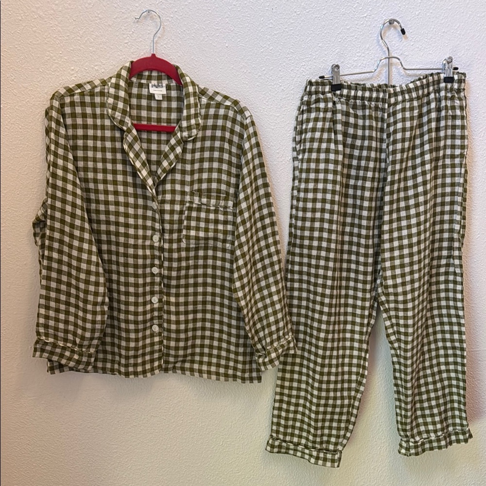 Piglet in bed linen pajamas 
Women’s size Large